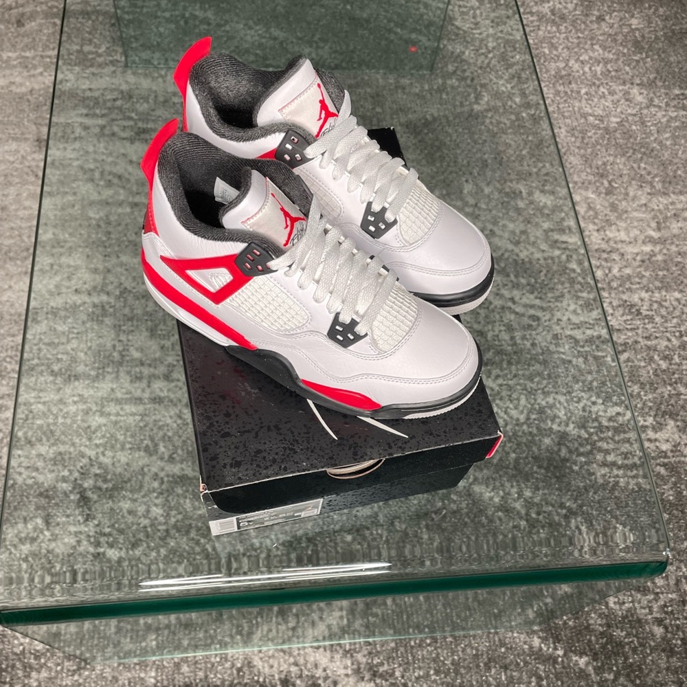 Air Jordan 4 Retro